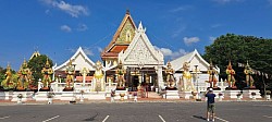 วัดดอนขนาก นครปฐมเป็นวัดที่สวยงามอีกแหน่งในจังหวัด